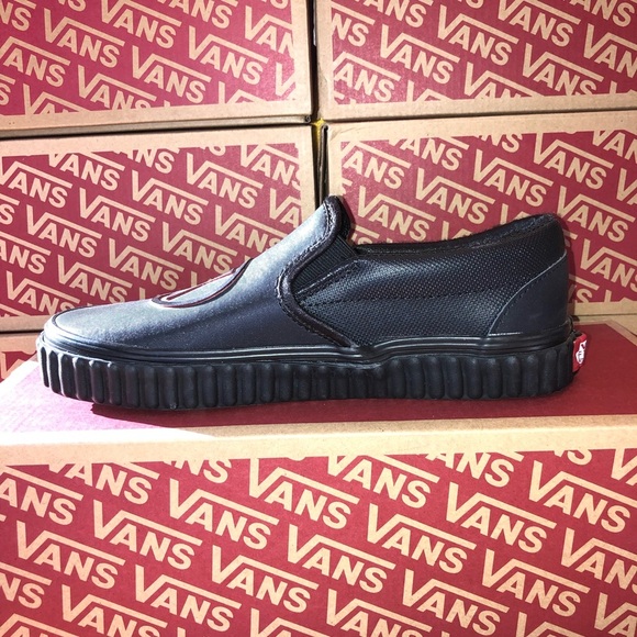 Vans Classic Slip on Marvel women’s NEW - Picture 3 of 11